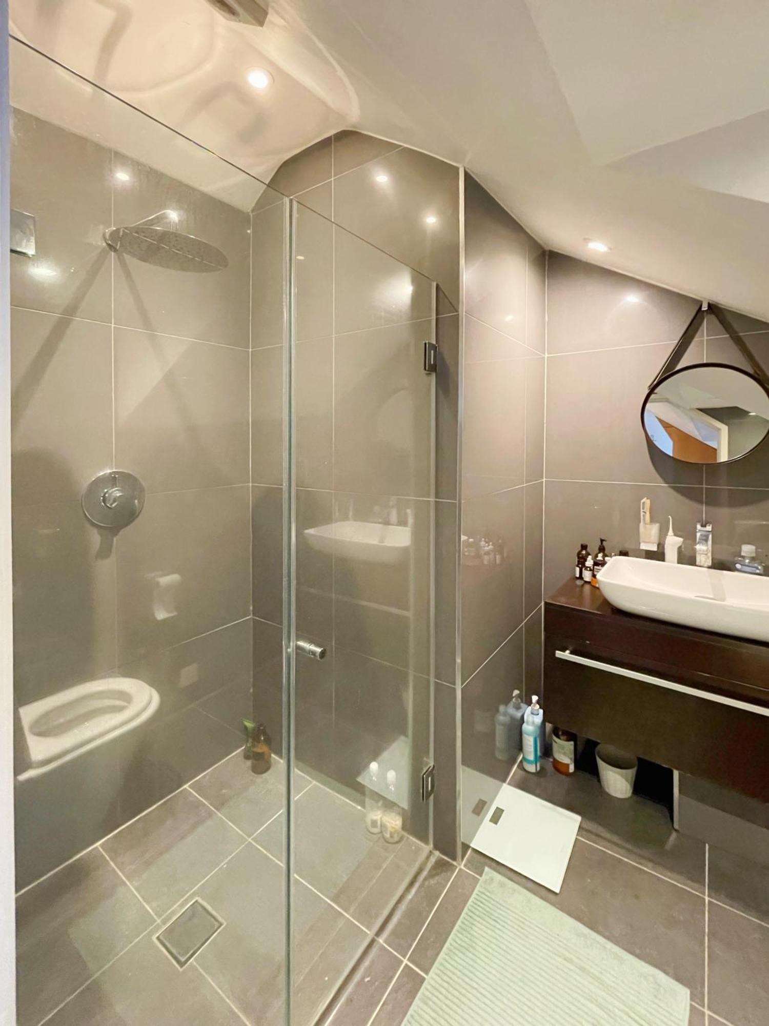 Tubeside Stylish 2-bed Flat Appartamento