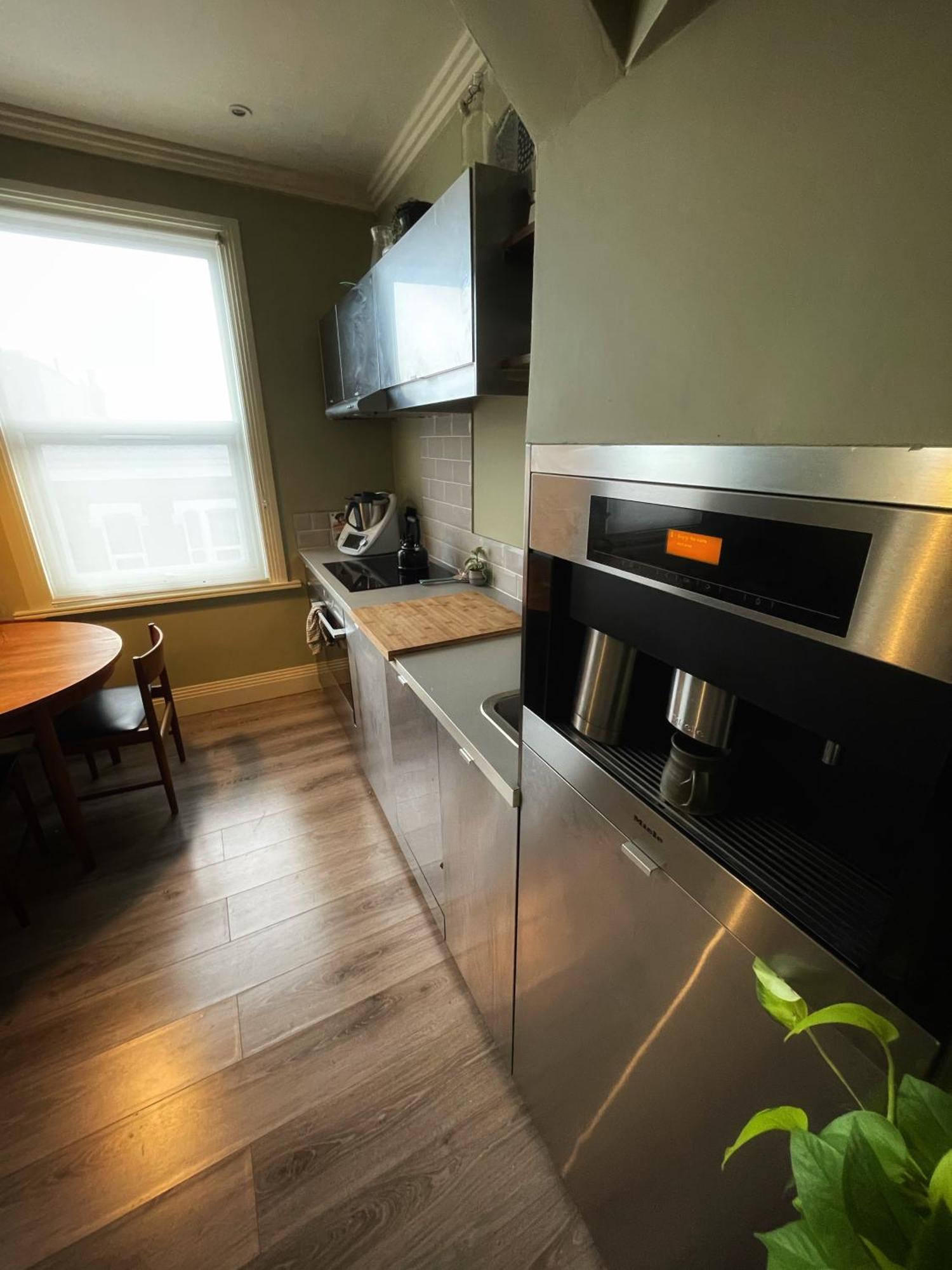 Tubeside Stylish 2-bed Flat * Londra